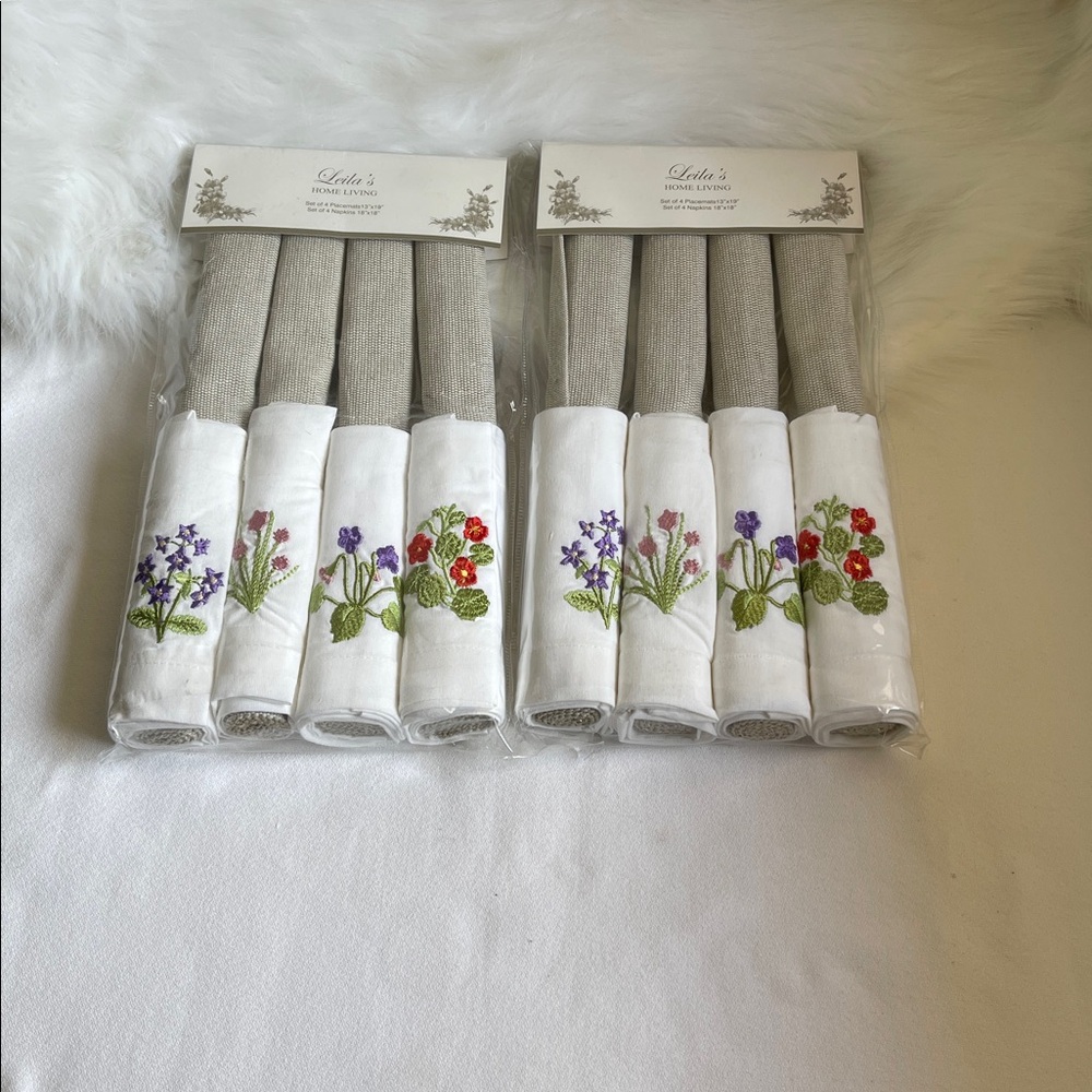 Leila’s Home Living Set of 16 in a bag. Set of 8 Placemats and Set of 8 Napkins.